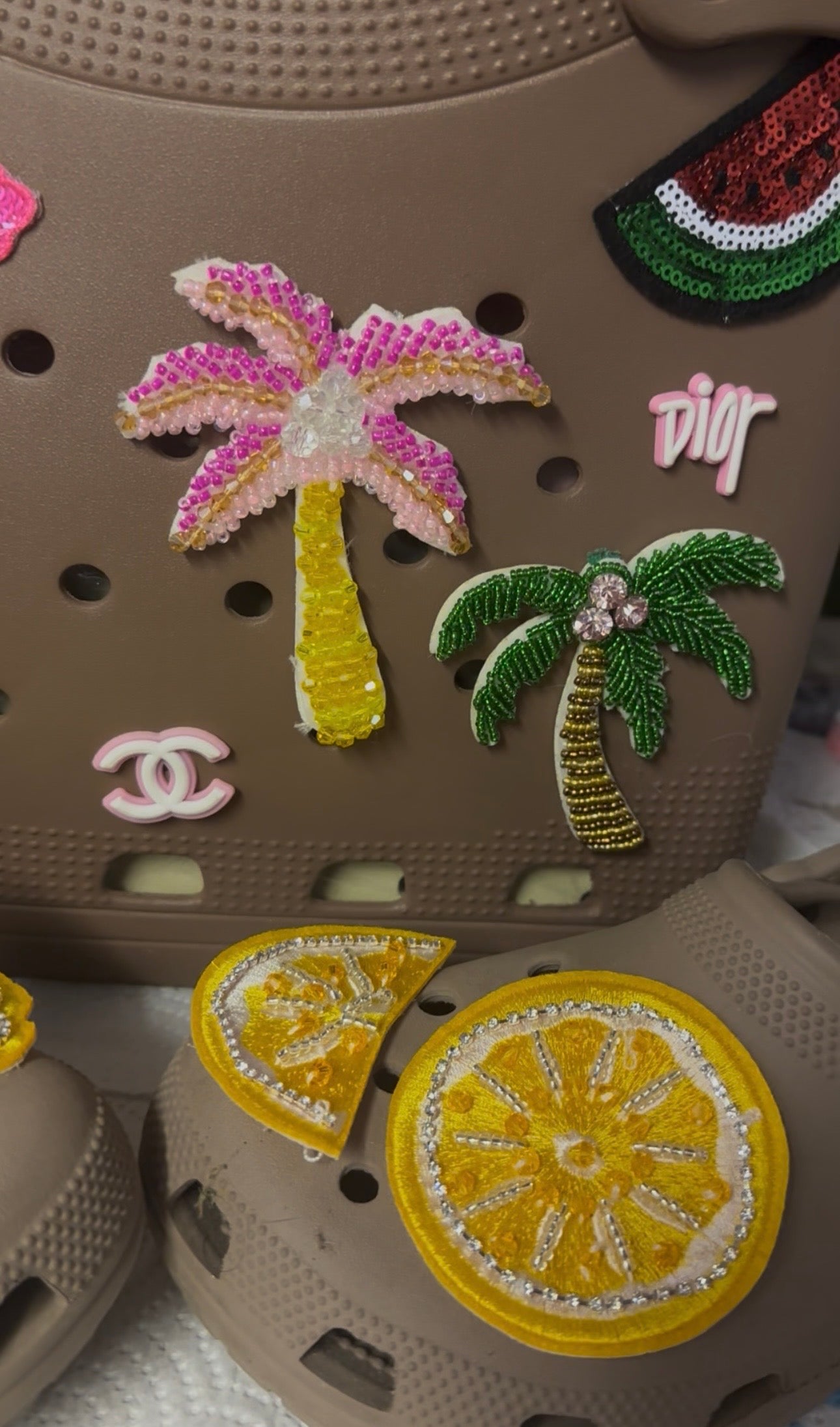 Patchs faits main pour Crocs 🌴🍋🟩🌺