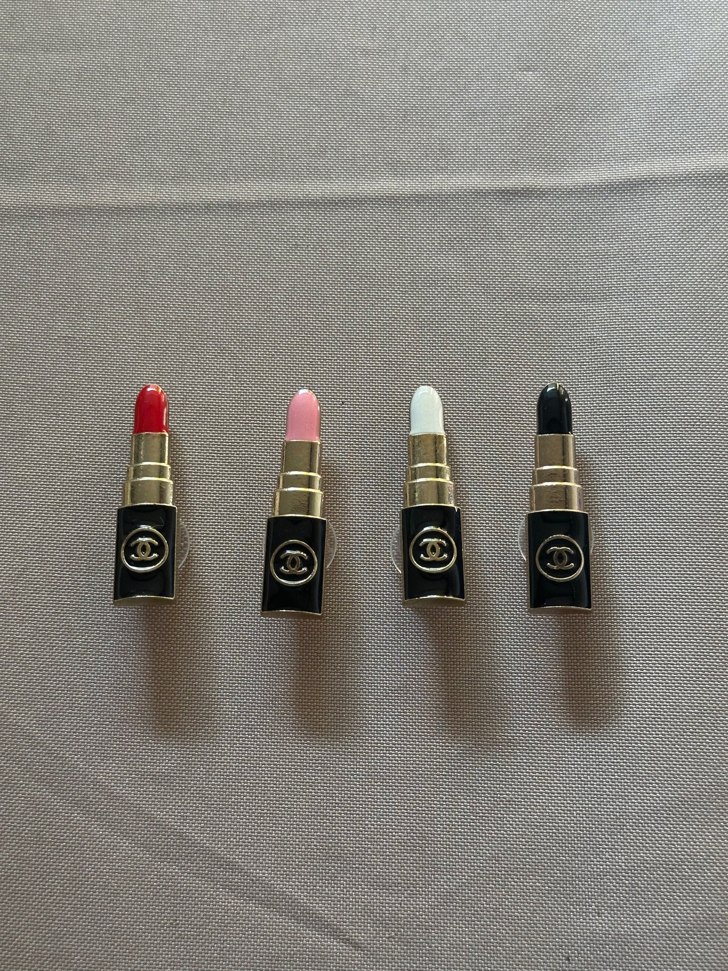 Jibbitz métal rouge a levre