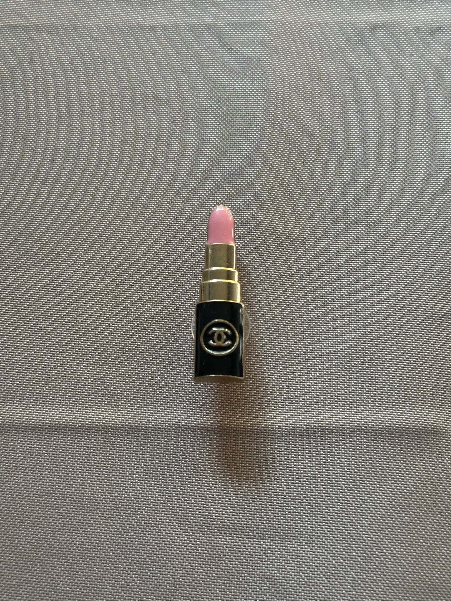 Jibbitz métal rouge a levre